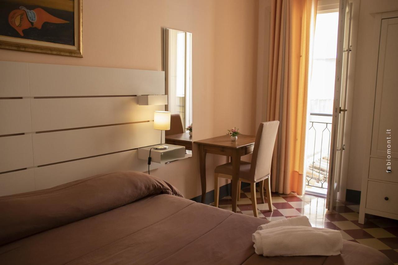 Casa De Rollo Bed and Breakfast Noto Exteriör bild